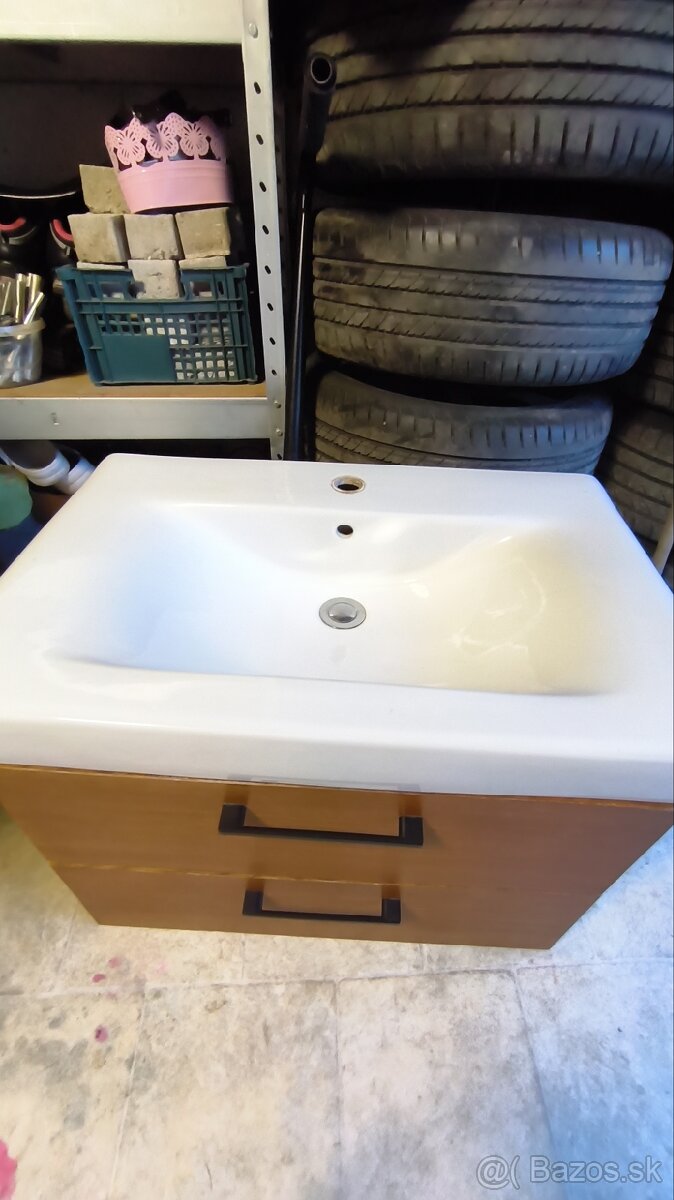 Lacno predám umývadlo spolu so zavesnou skrinkou - 2