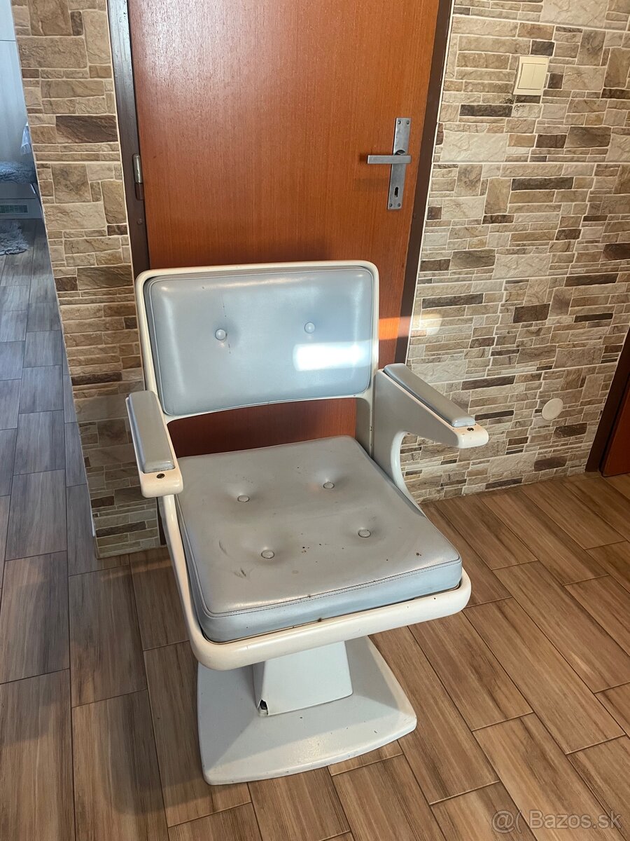 Kadernícke kreslo - 2