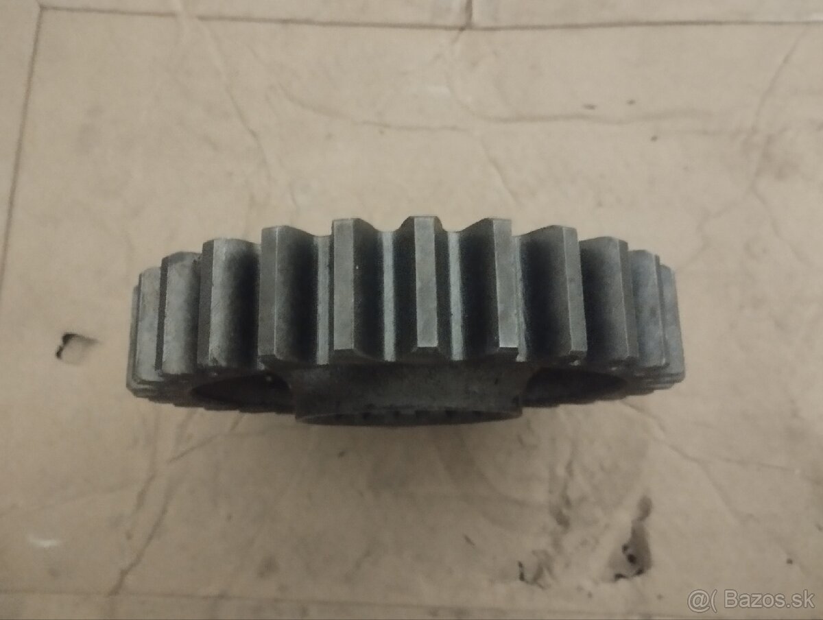 Predám koleso reduktora prednej nápravy v3s - 2