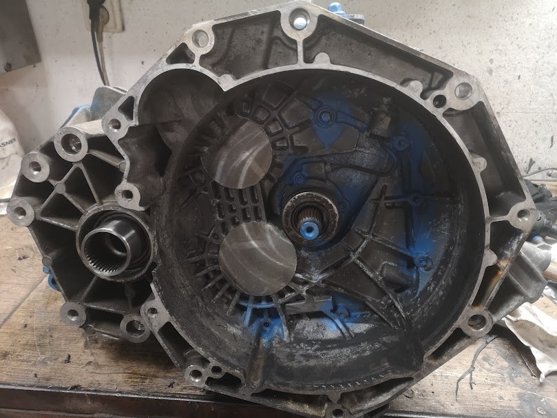 PREVODOVKA MANUALNA OPEL ANTARA CAPTIVA 2.2 CDTI 4X4 - 2