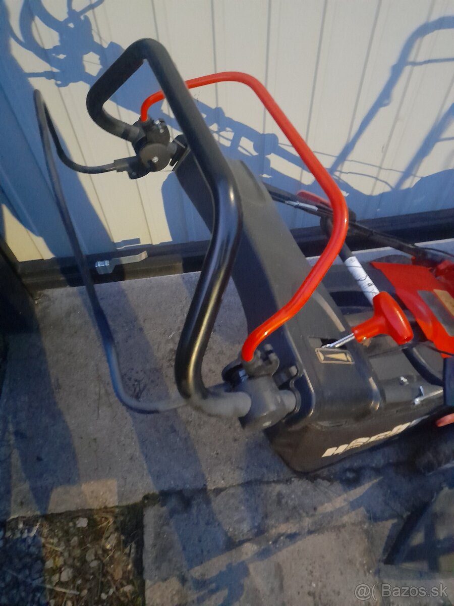 Benzinová kosačka Hecht s pojazdom - 2