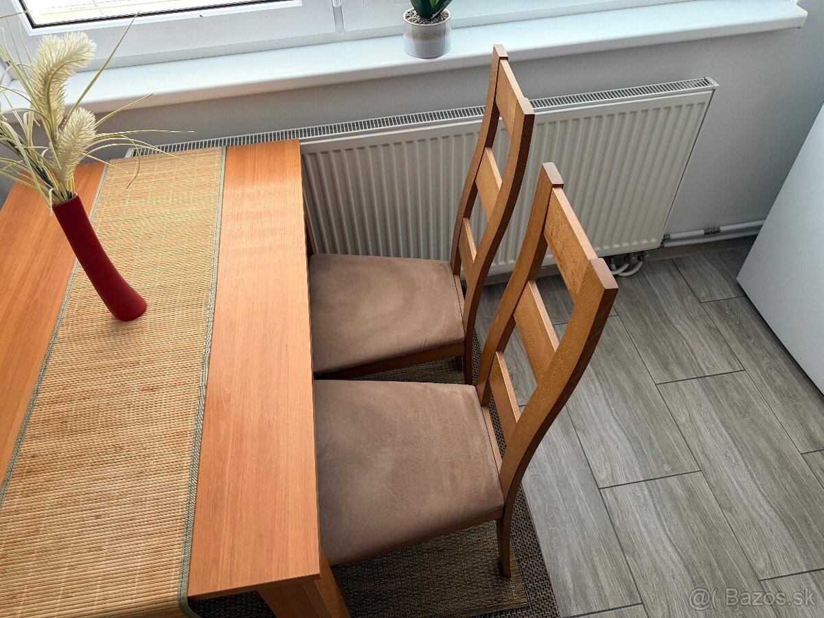 Jedálenský stôl so 4 stoličkami - 2