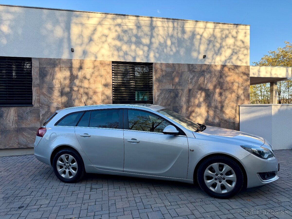 OPEL INSIGNIA SPORTS TOURER SW / 1,6 DIESEL MANUÁL - 2