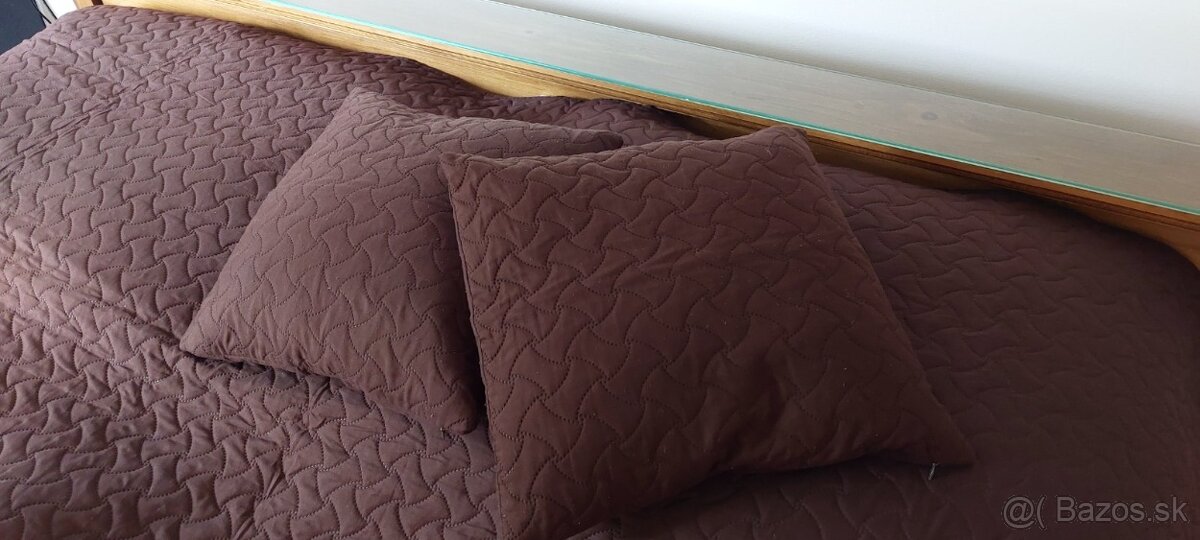 Tmavohnedý prehoz na posteľ + 2 obliečky na vankúš - 2