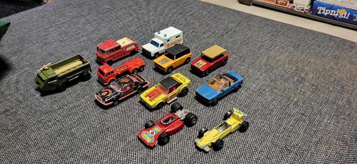 Zberateľské autíčka matchbox majorete - 2