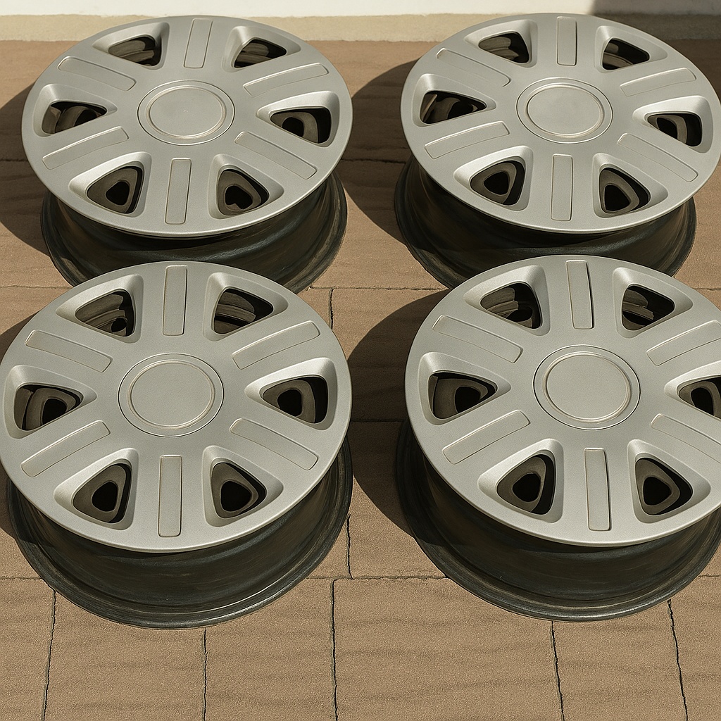 Plechové disky 6Jx15H2 ET38 + puklice, 4ks
- 2