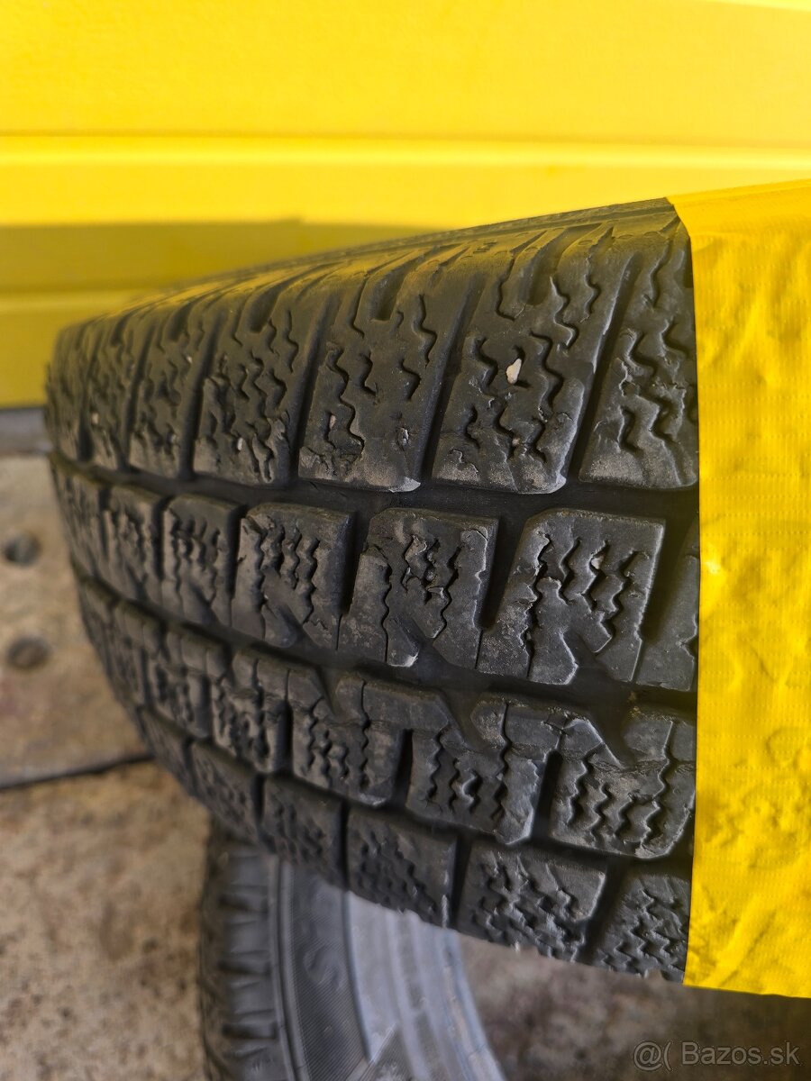 Predám 2x Zimné pneu 195/70 R15C - 2