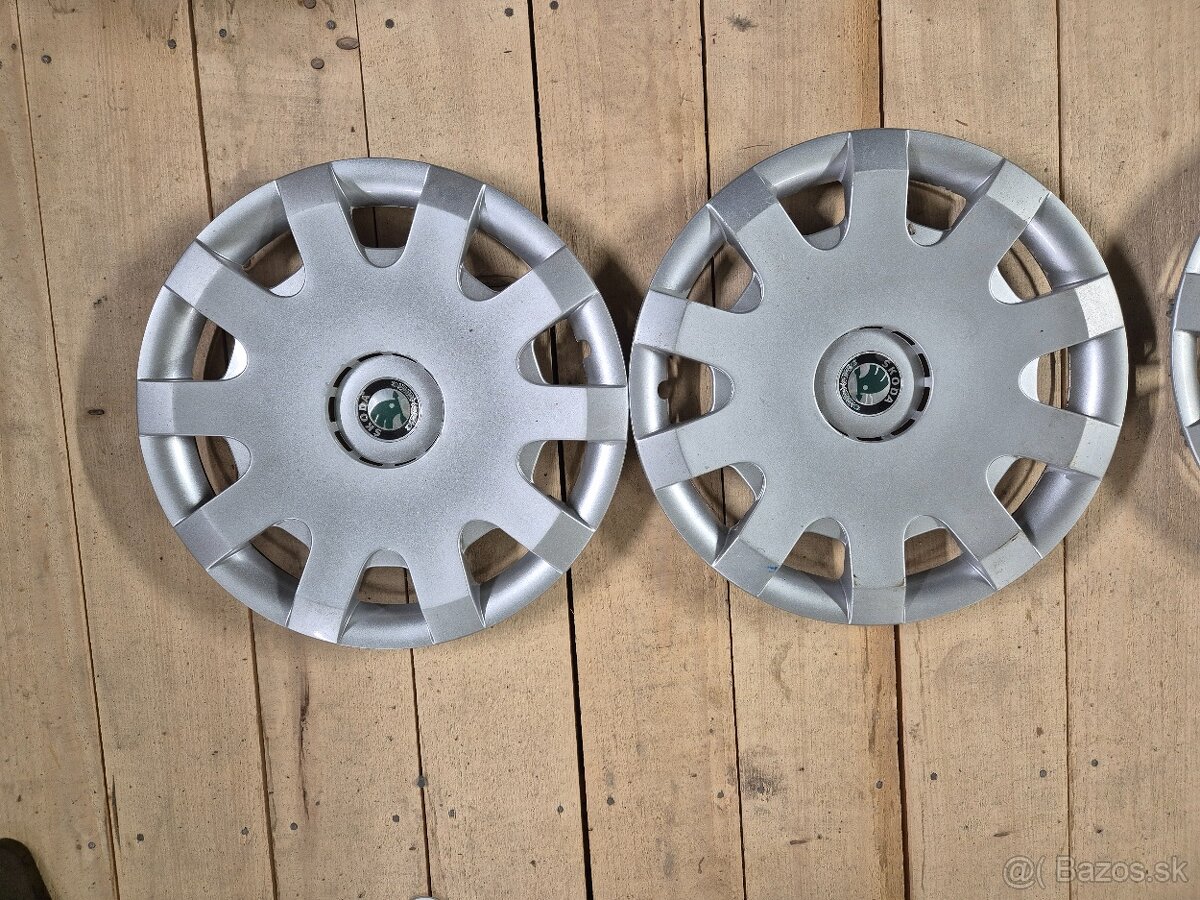 Original puklice R15 Skoda - 2