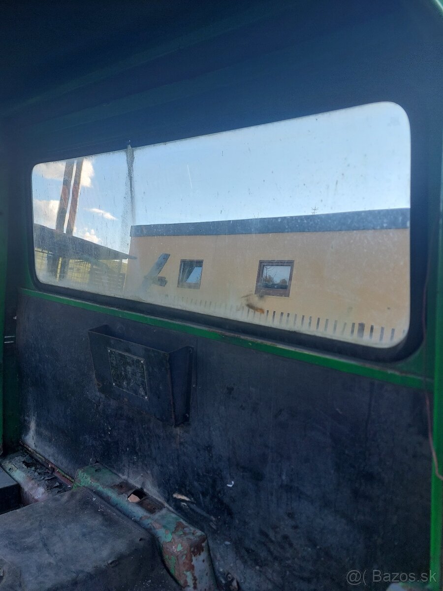 Sklo kabíny multicar M25 - 2