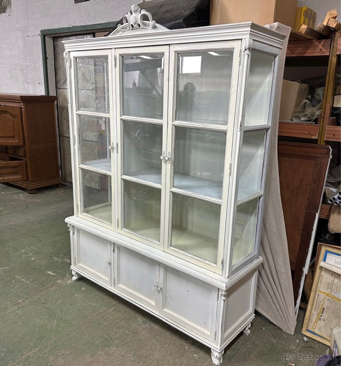 Presklená skrinka z masívu - 2