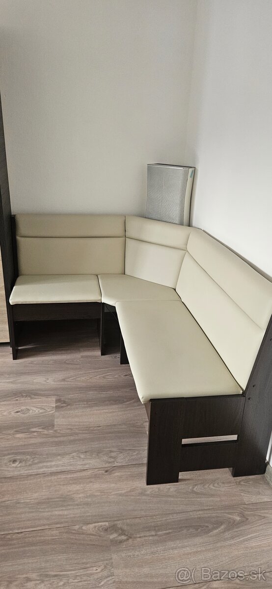 Rohová lavica - 2