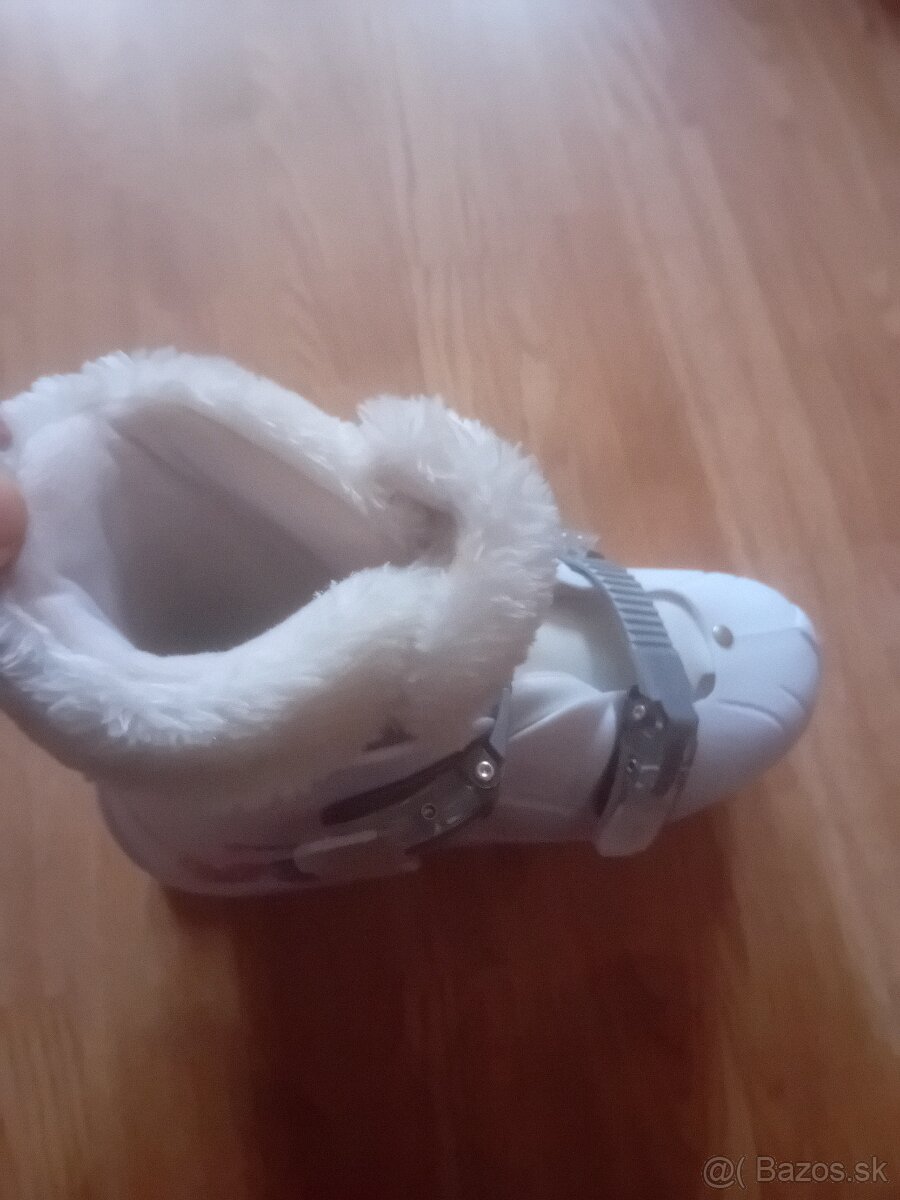 Predám dievčenské korčule - 2