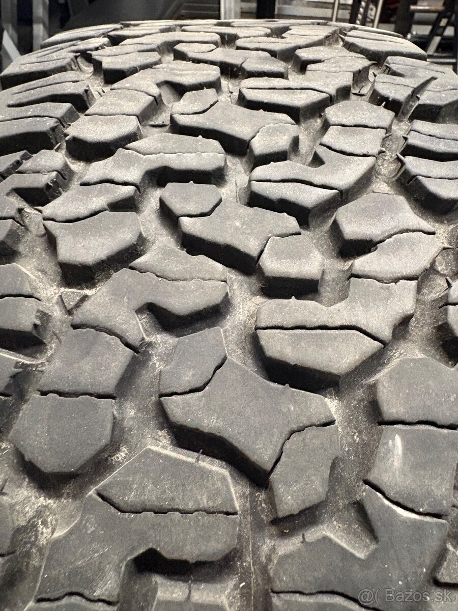 Predam pneumatiky BF Goodrich 265/60 R18 - 2