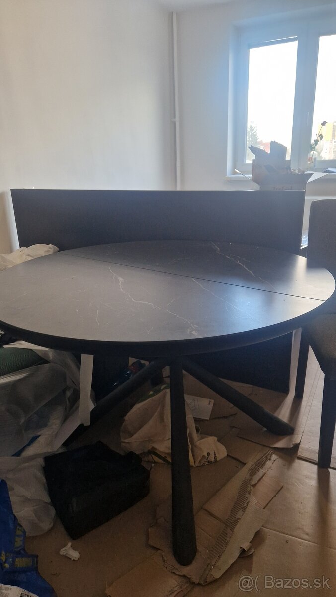 Jedálenský stôl - 2