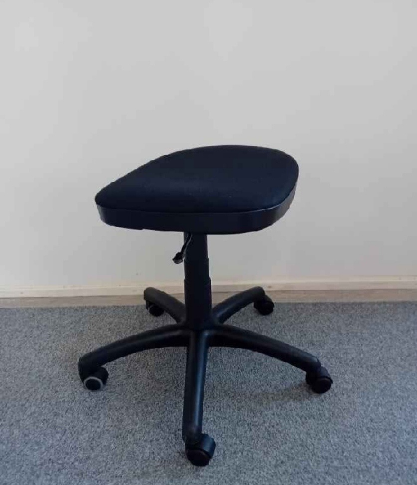 Kancelarska stolicka - 2