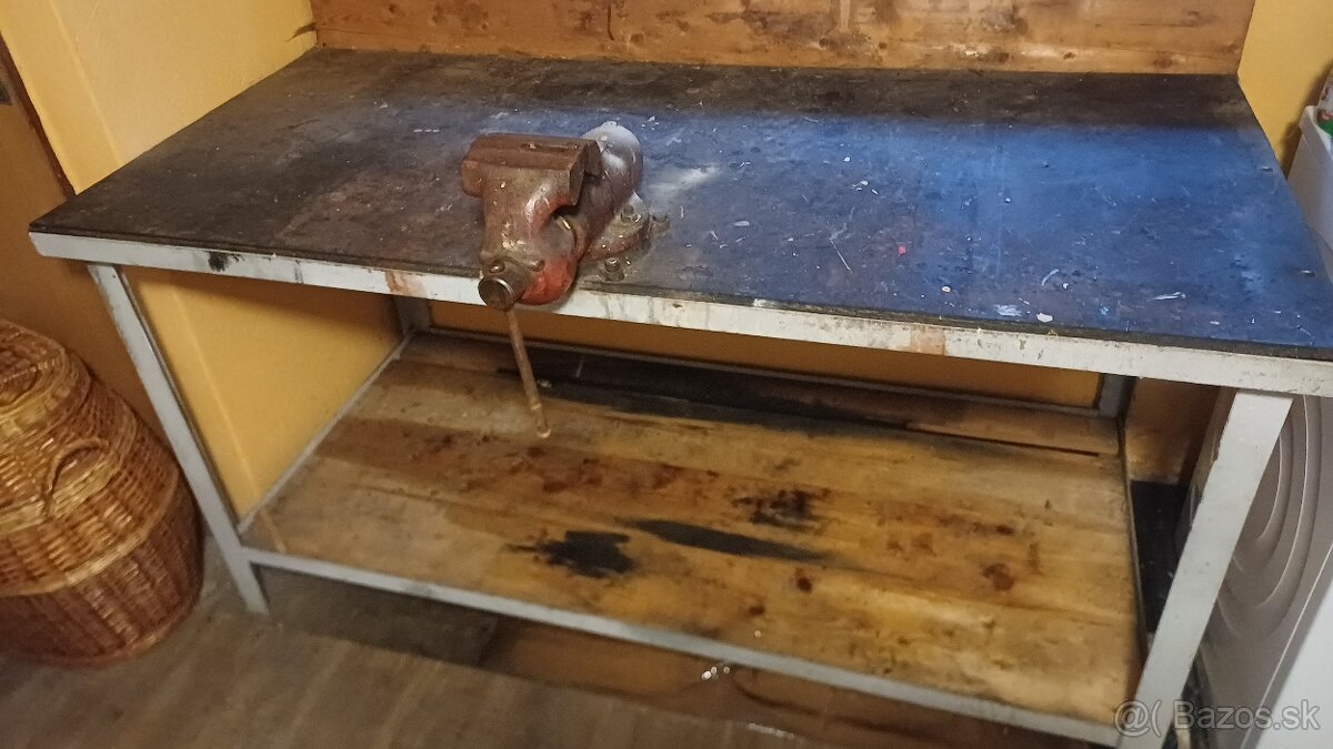 Pracovný stôl ponk so zverakom - 2