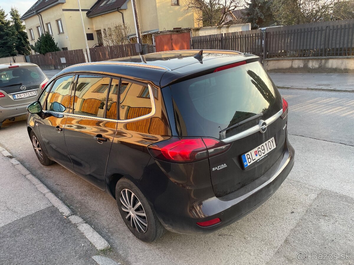 Opel Zafira Tourer - 2
