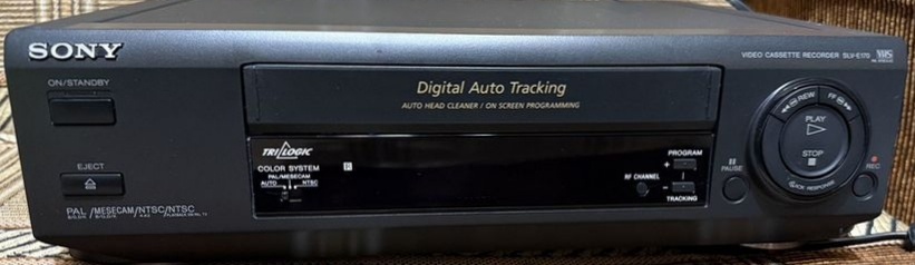 SONY SLV-E470 .... 4 hlavový videorekordér .... - 2