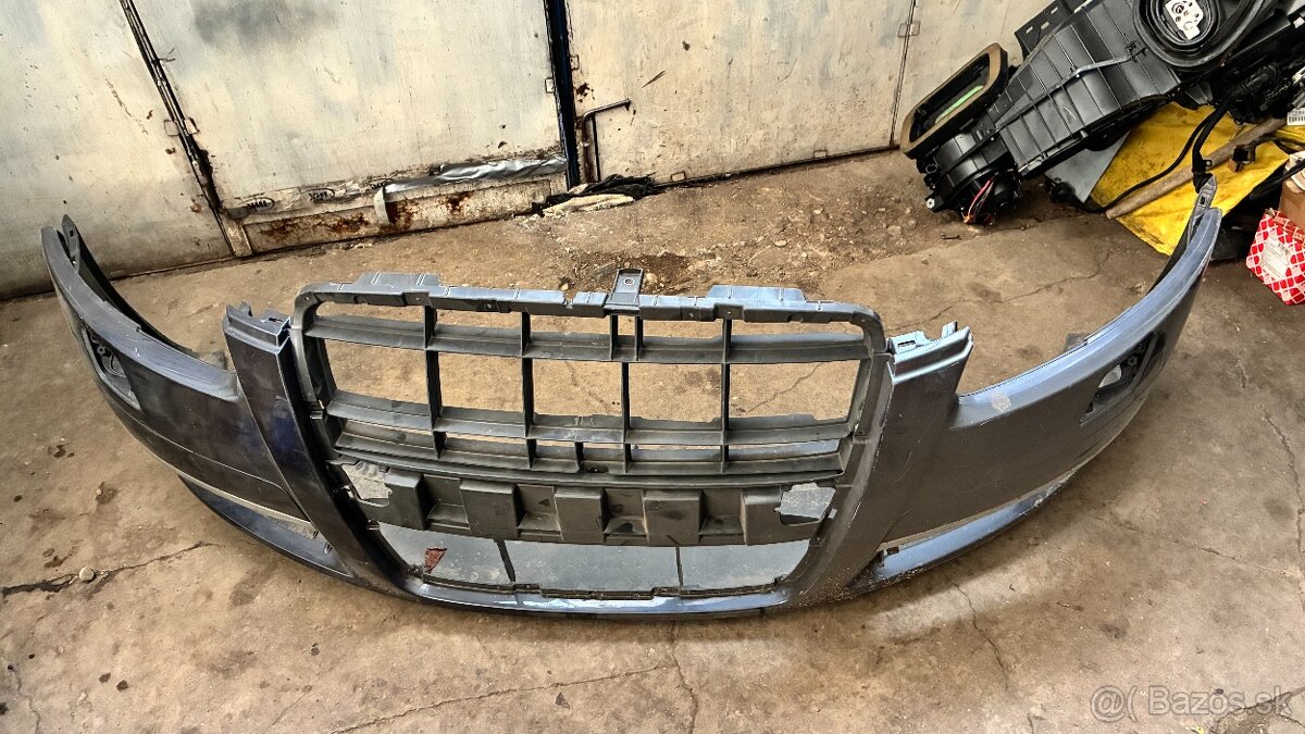 Predný plastový nárazník Audi A6 4F0807437E - 2