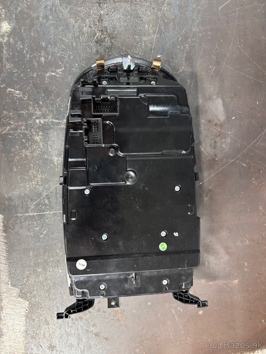 Predam vrchný prystrojový panel na značku auta Volkswagen - 2