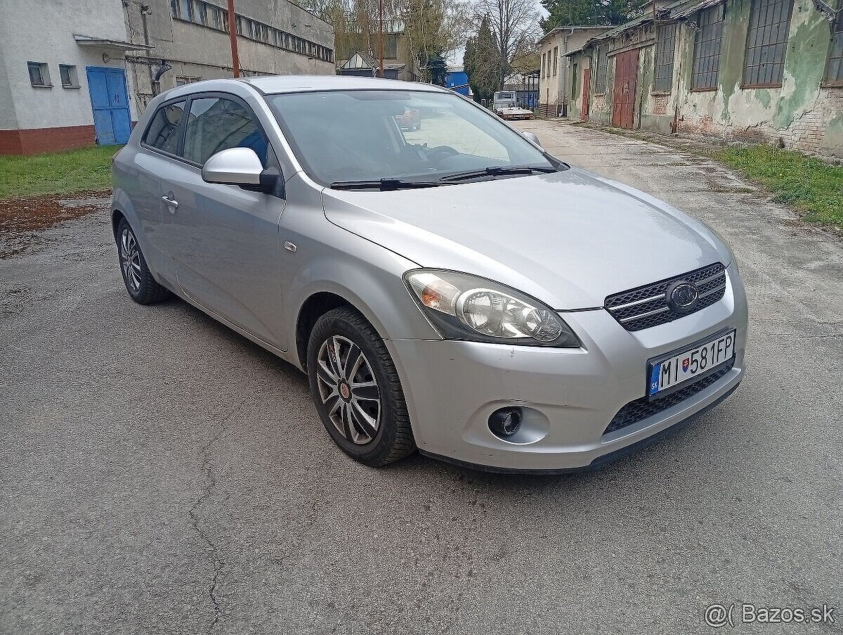 Rozpredám Kia cee'd 1.4 16V 2008 - 2