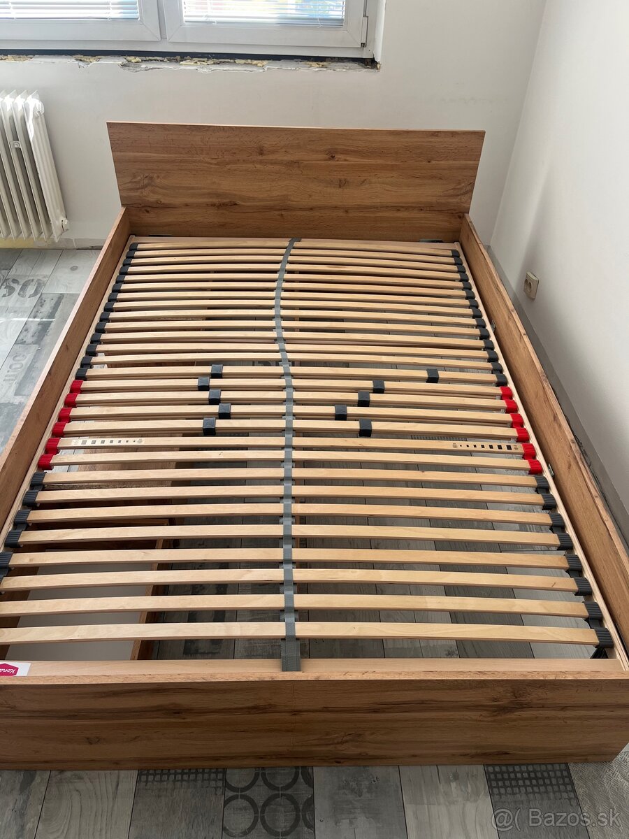 Drevená posteľ 140 × 200 cm. - 2