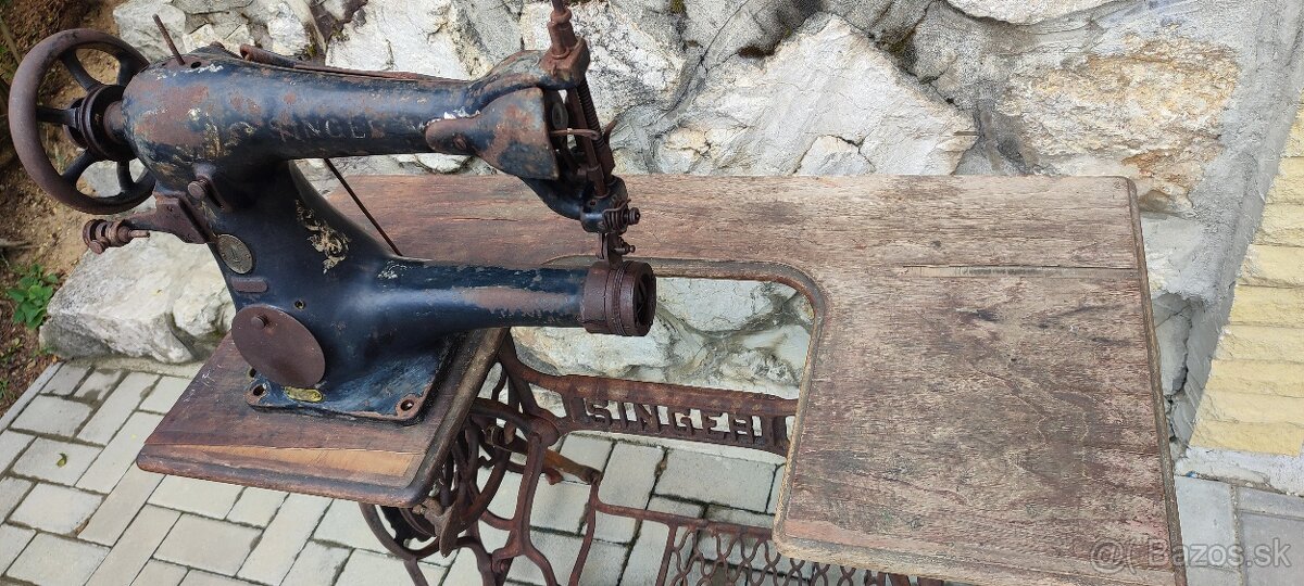 Obuvnícky šijací stroj Singer - 2