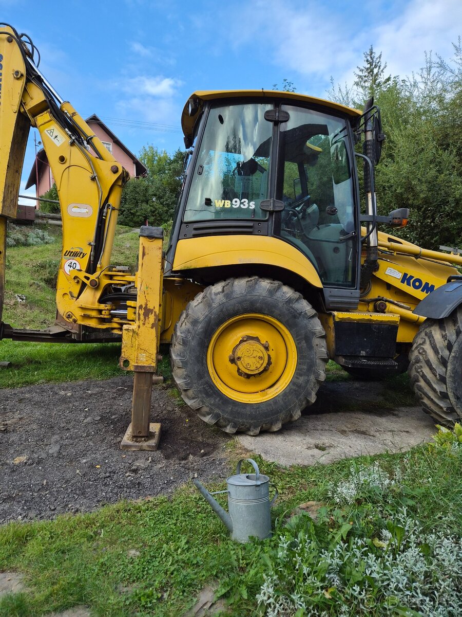 Traktobager Komatsu wb 93s - 2