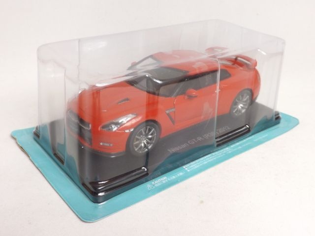 Nissan GT-R 1:24 Hachette - 2