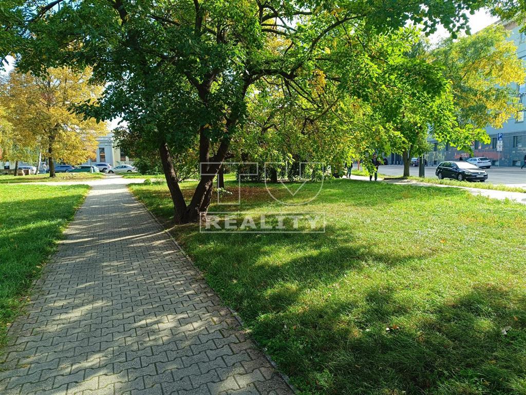 2-IZBOVÝ BYT,KOMPLETNÁ REKONŠTRUKCIA,BALKÓN,RUŽINOV-NIVY... - 2