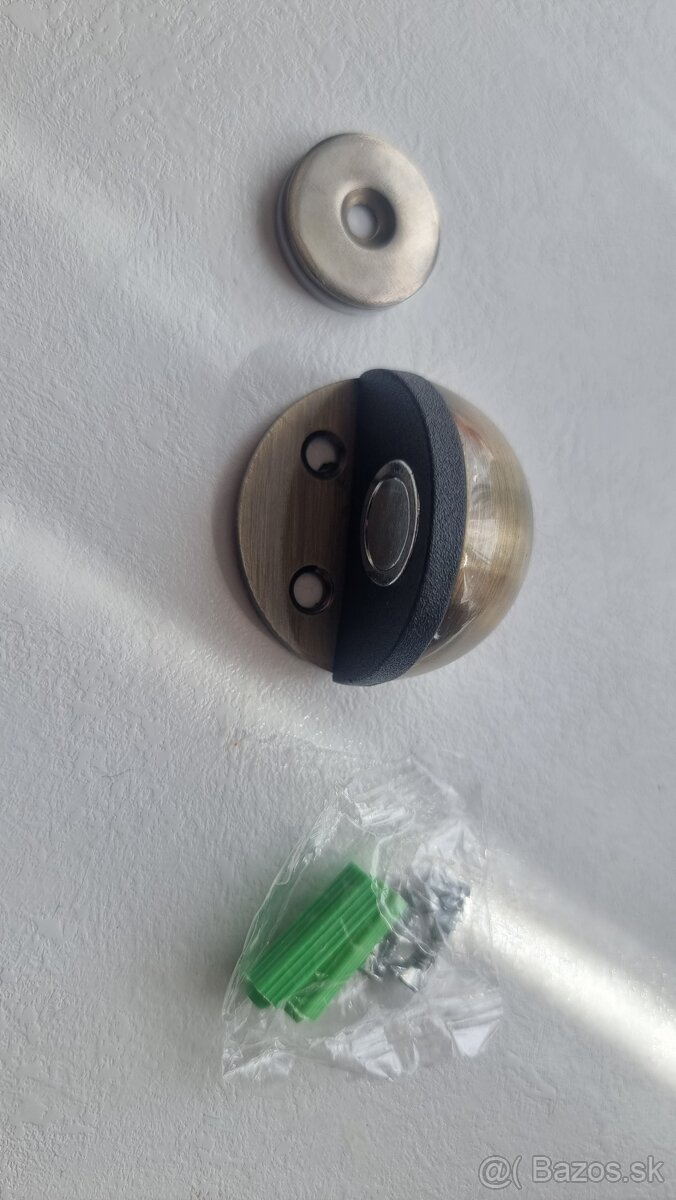 Magnetický držiak dverí, zarážka. - 2