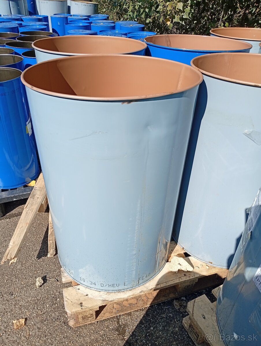 Kovové sudy, barely - 2