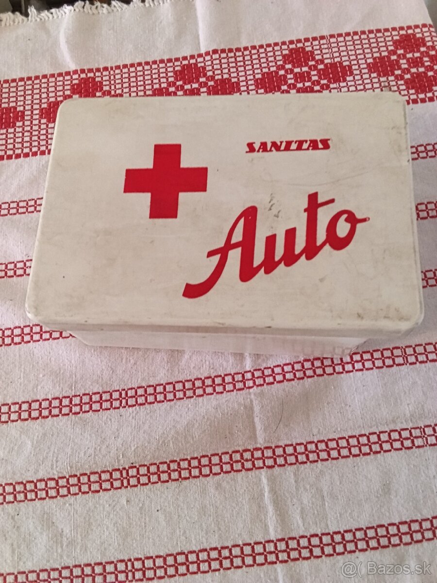 STARA AUTOLEKÁRNIČKA ORIGINAL - 2