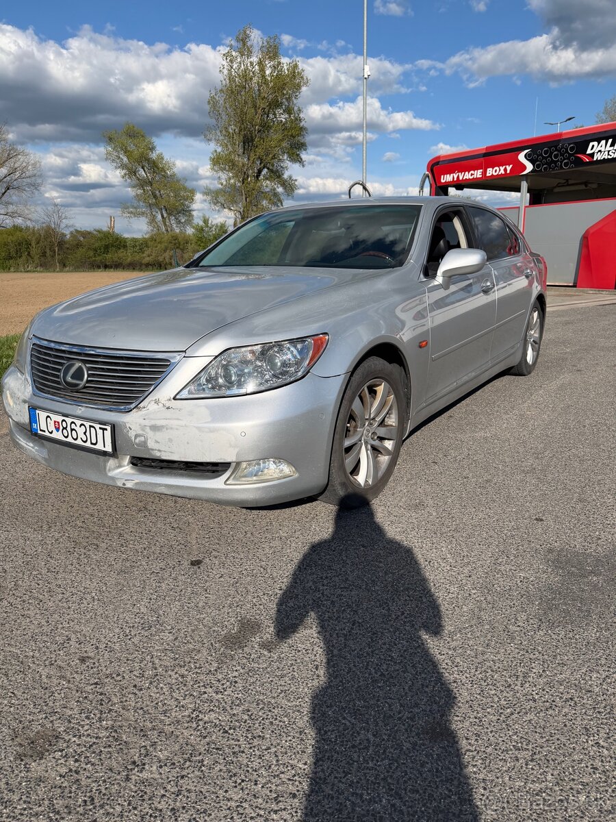 Lexus LS460 - 2