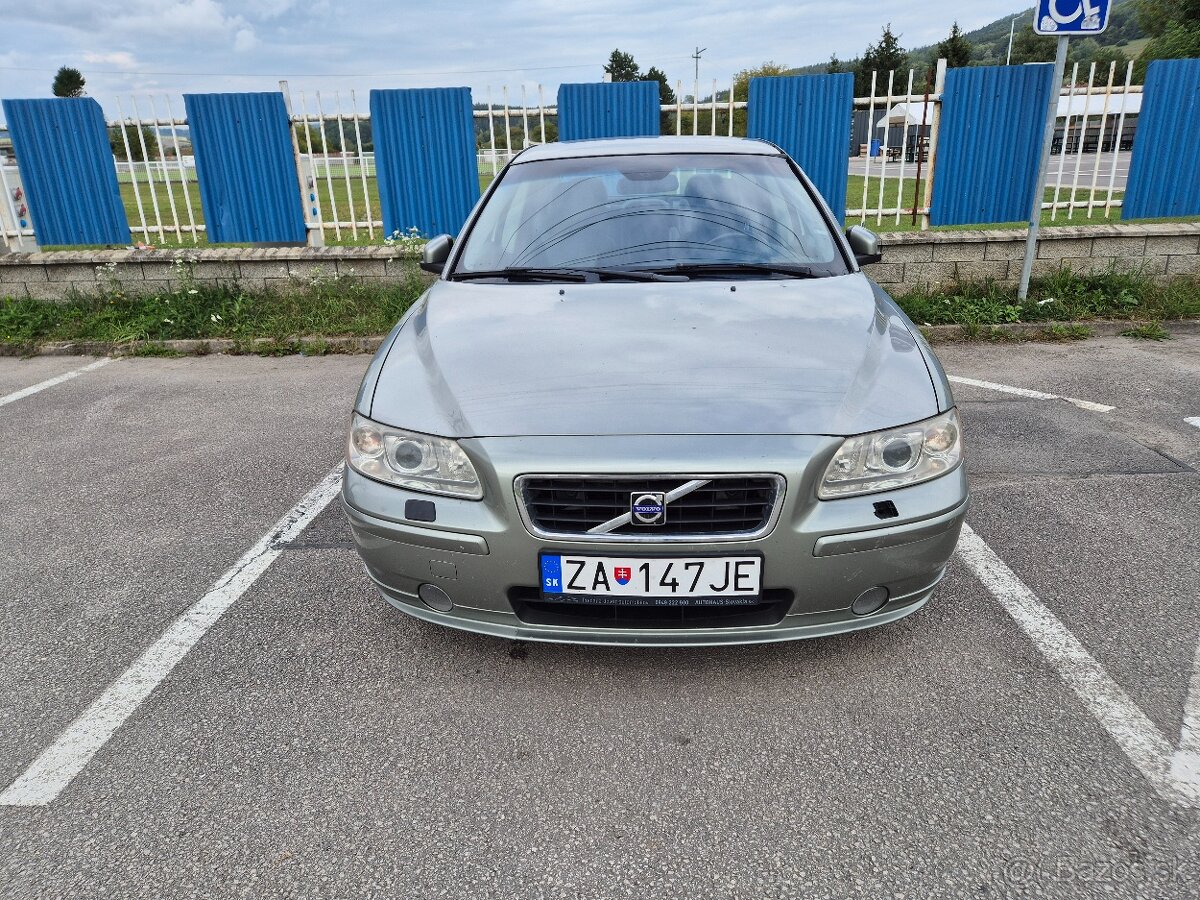 Volvo S60 2.5T AWD A/T - 2