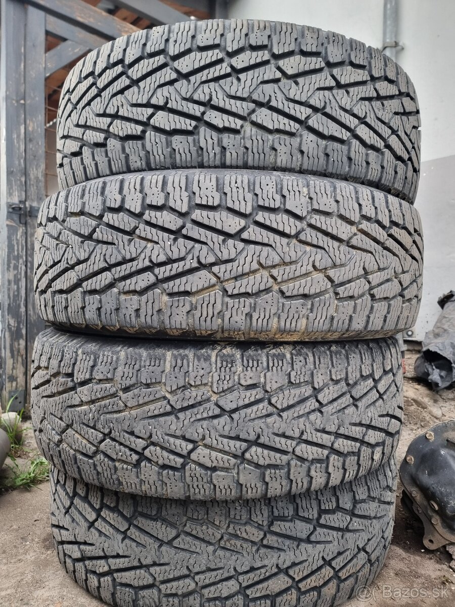 275/65 R18