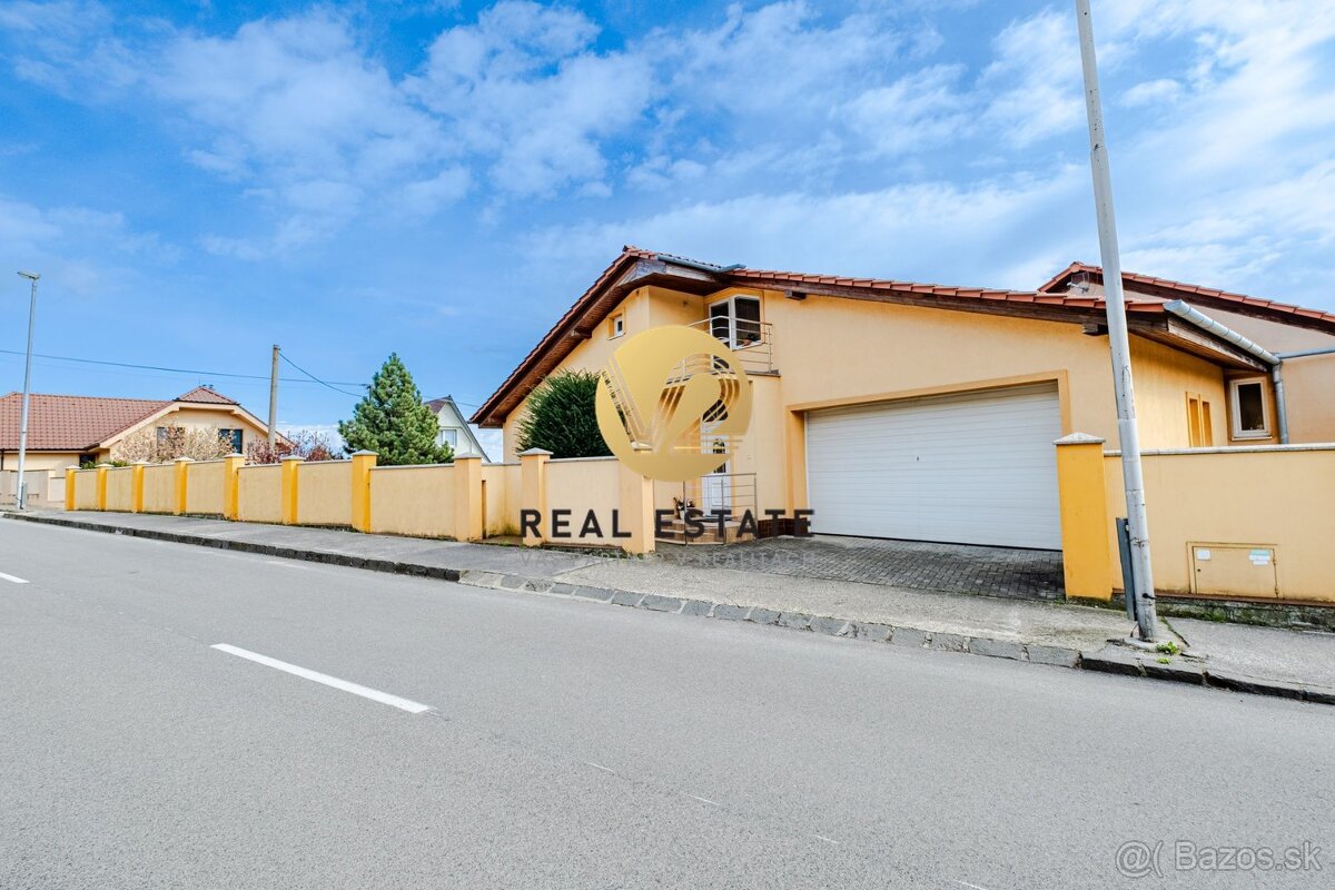 Na PREDAJ Dvojgeneračný RD Nitra - Zobor na 909m2 pozemku - 2