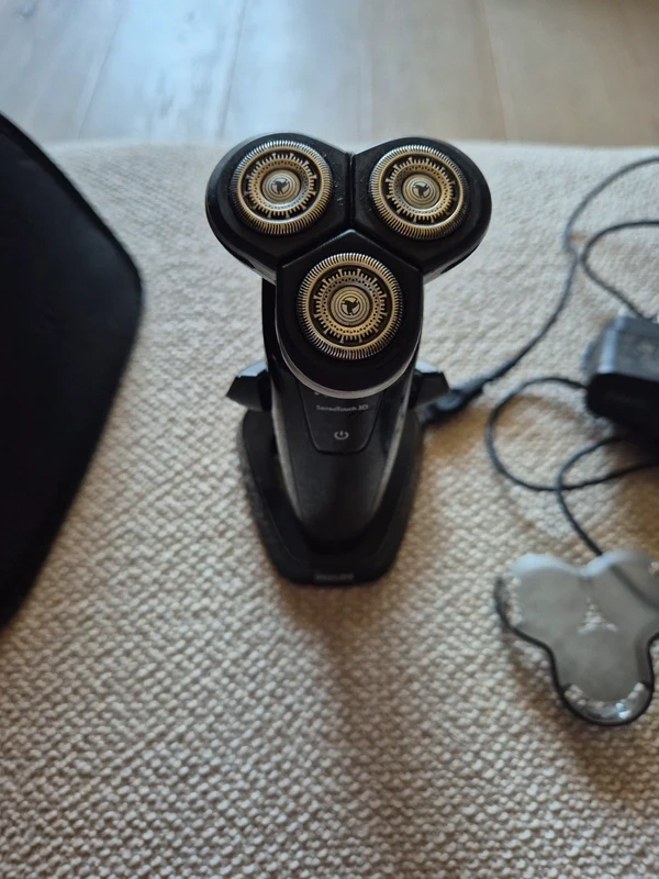 Stojcek na holenie brady - philips - 2