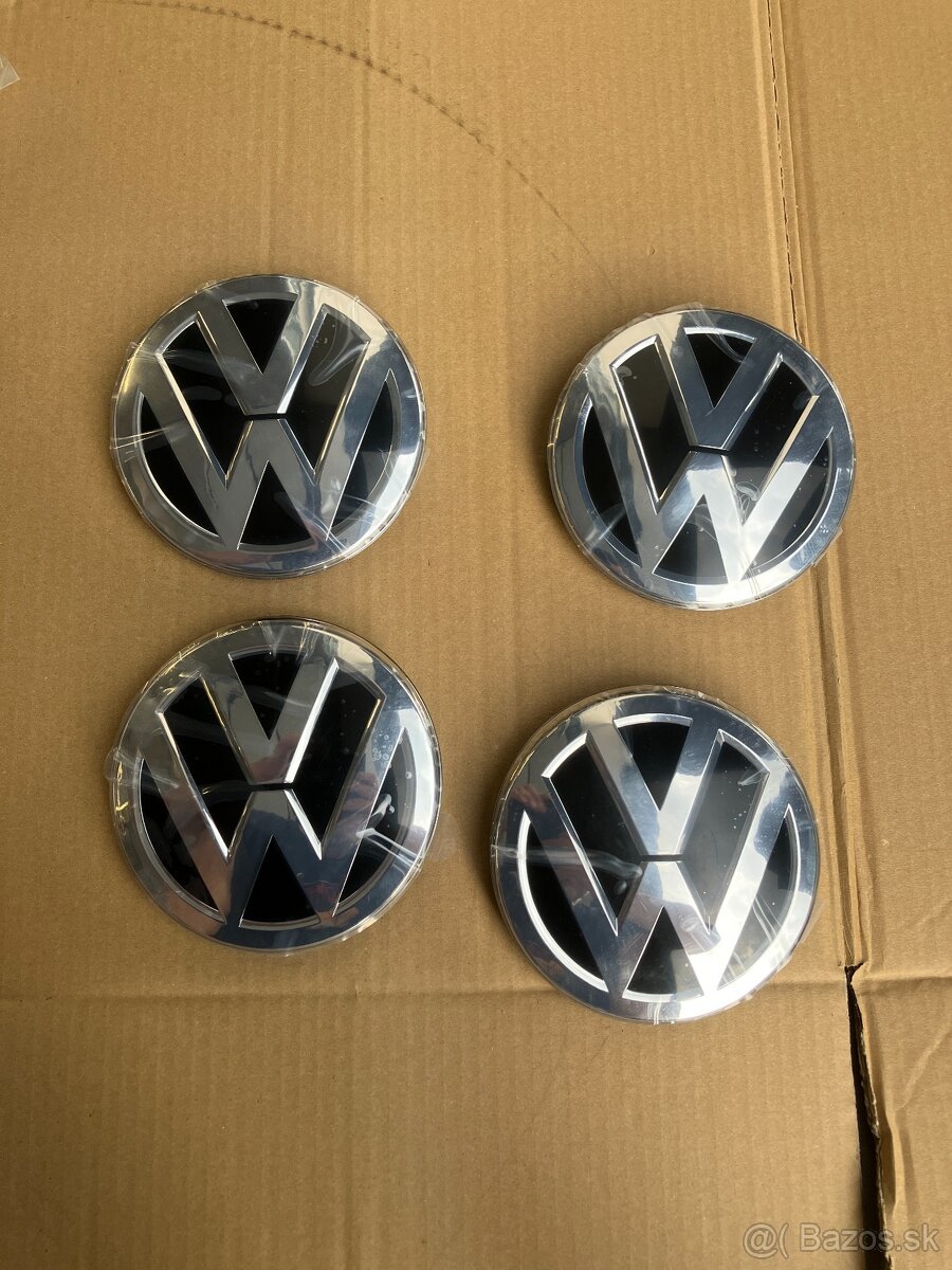 Znak VW passat b8 predni masky acc radar - 2