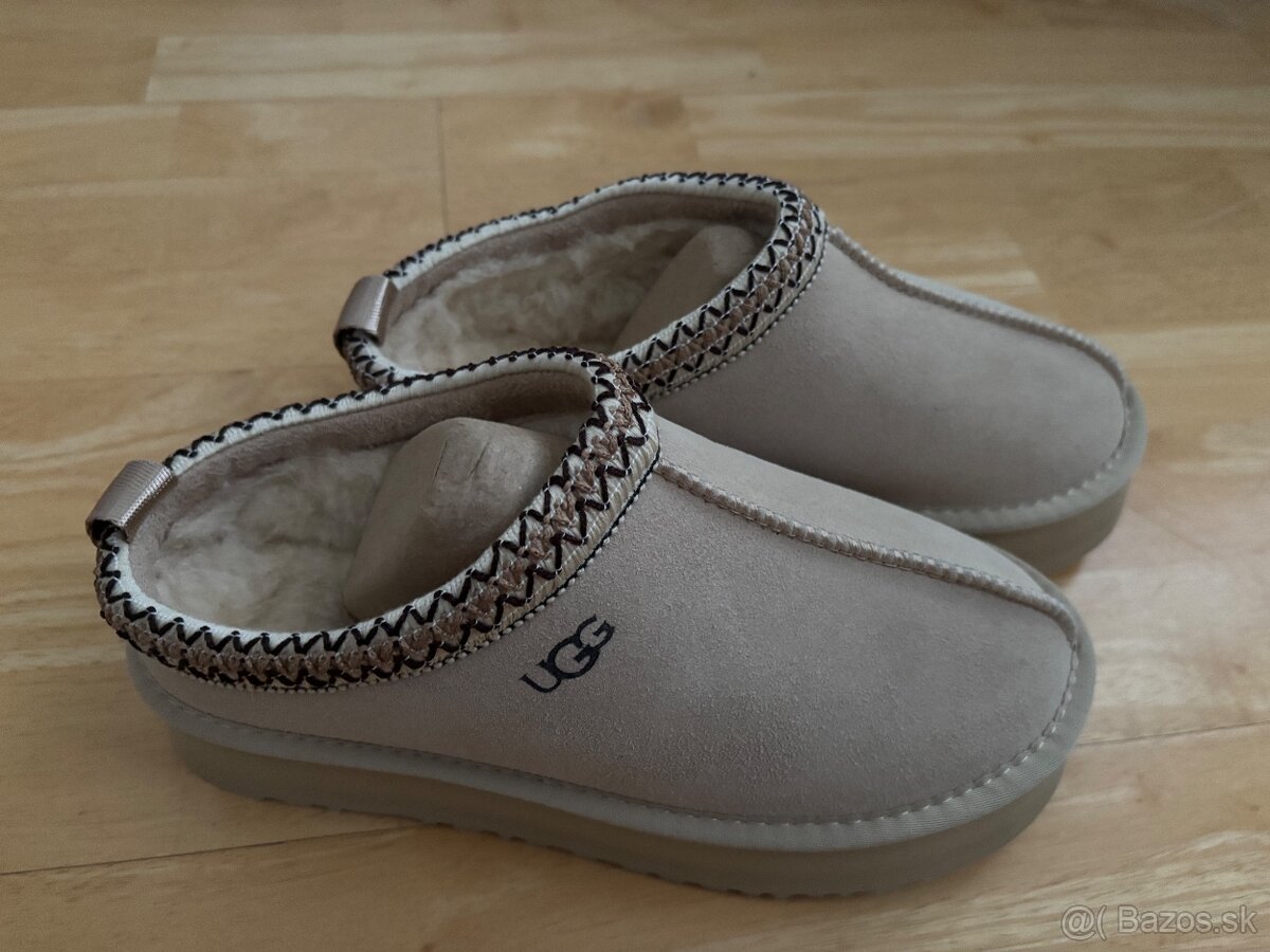 UGG šľapky - 2