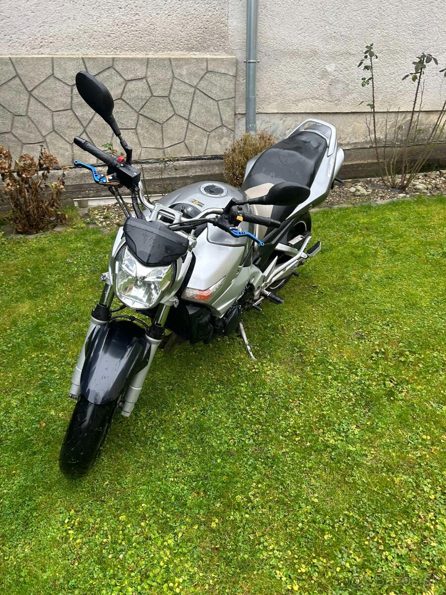 Predám SUZUKI GSR 600 - 2