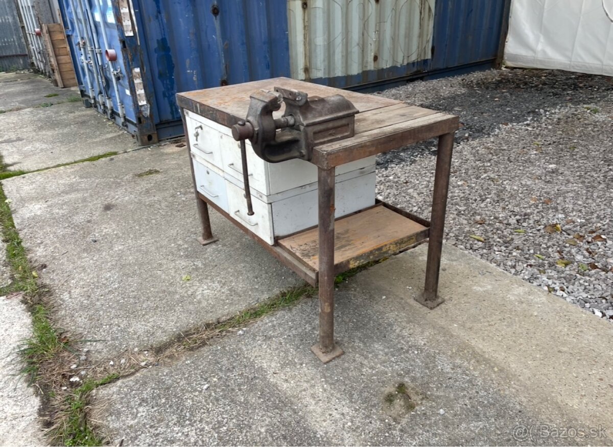 Dielenský stôl - 2