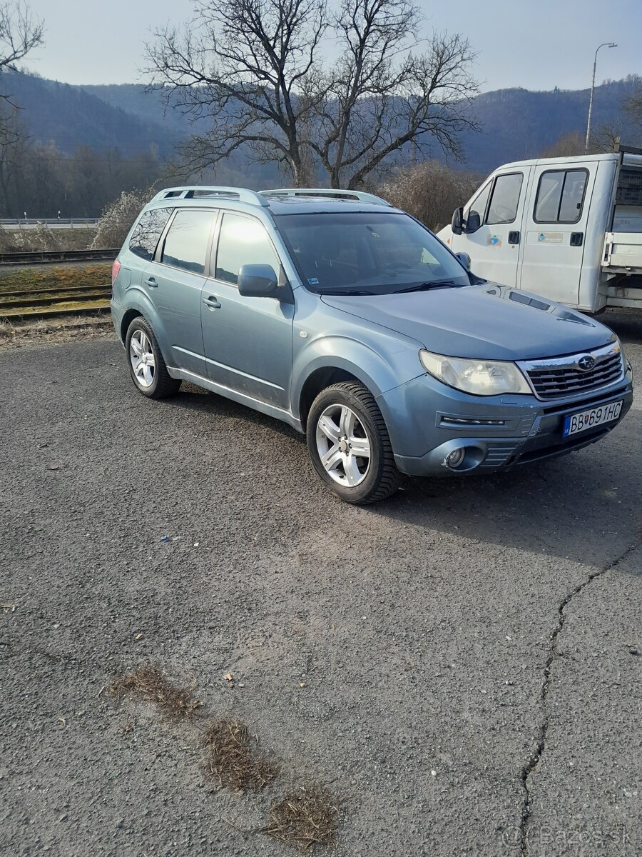 Subaru forester 2.5 2010 LPG AT - 2