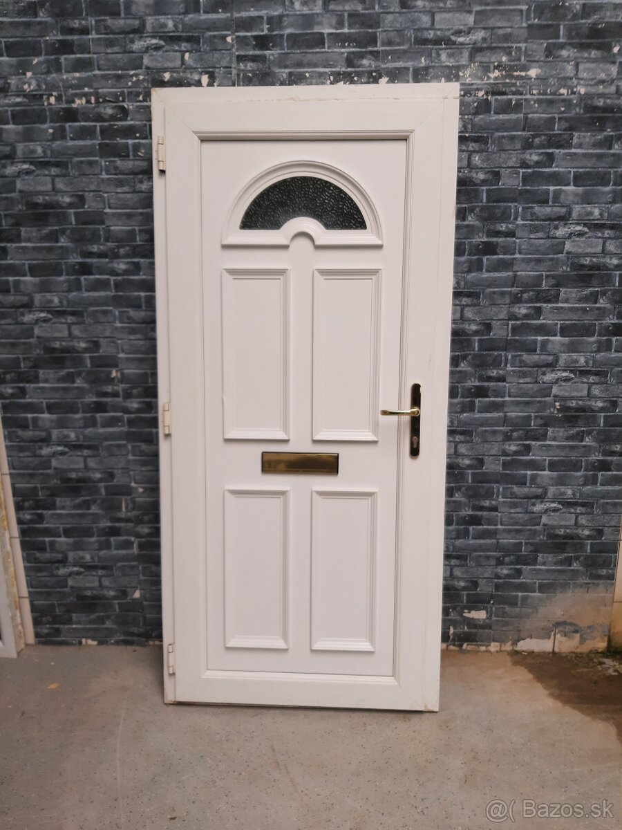 Plastové dvere Č. 86. P - 2