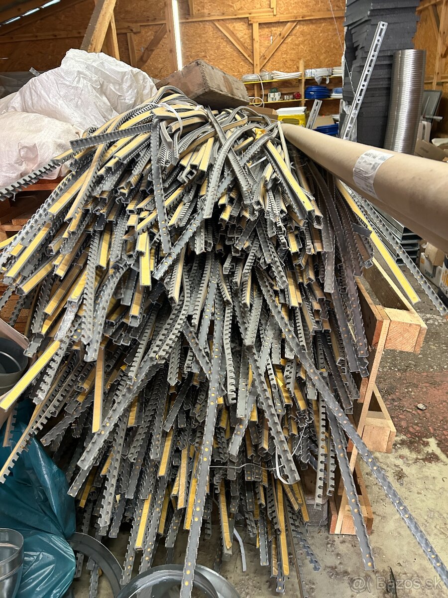 Rôzny inštalatersky material - 2