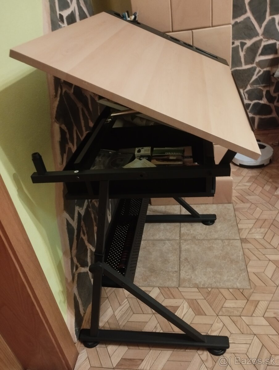 Kresliaci stôl - 2