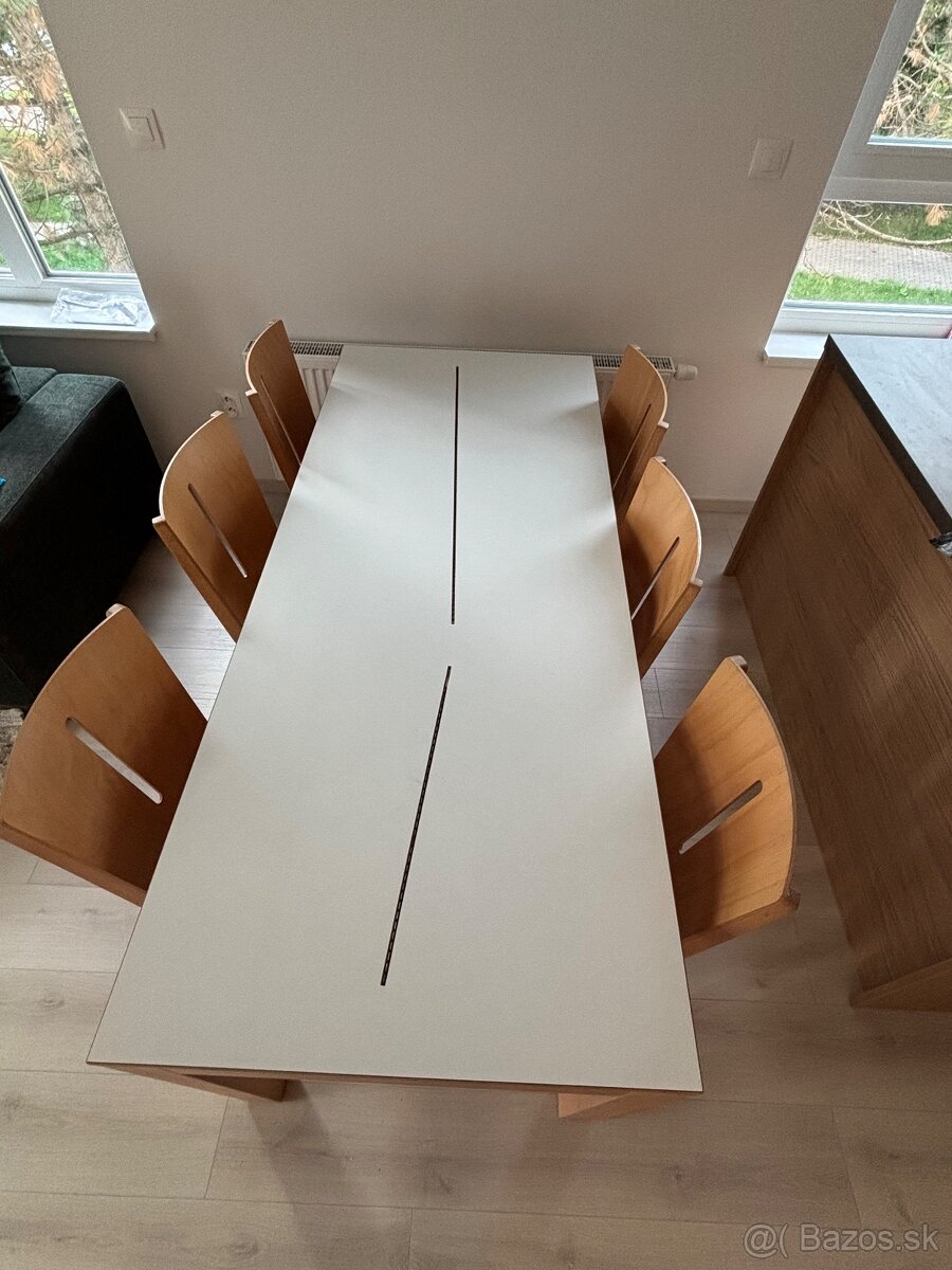 Jedálenský stôl so stoličkami -TON - 2