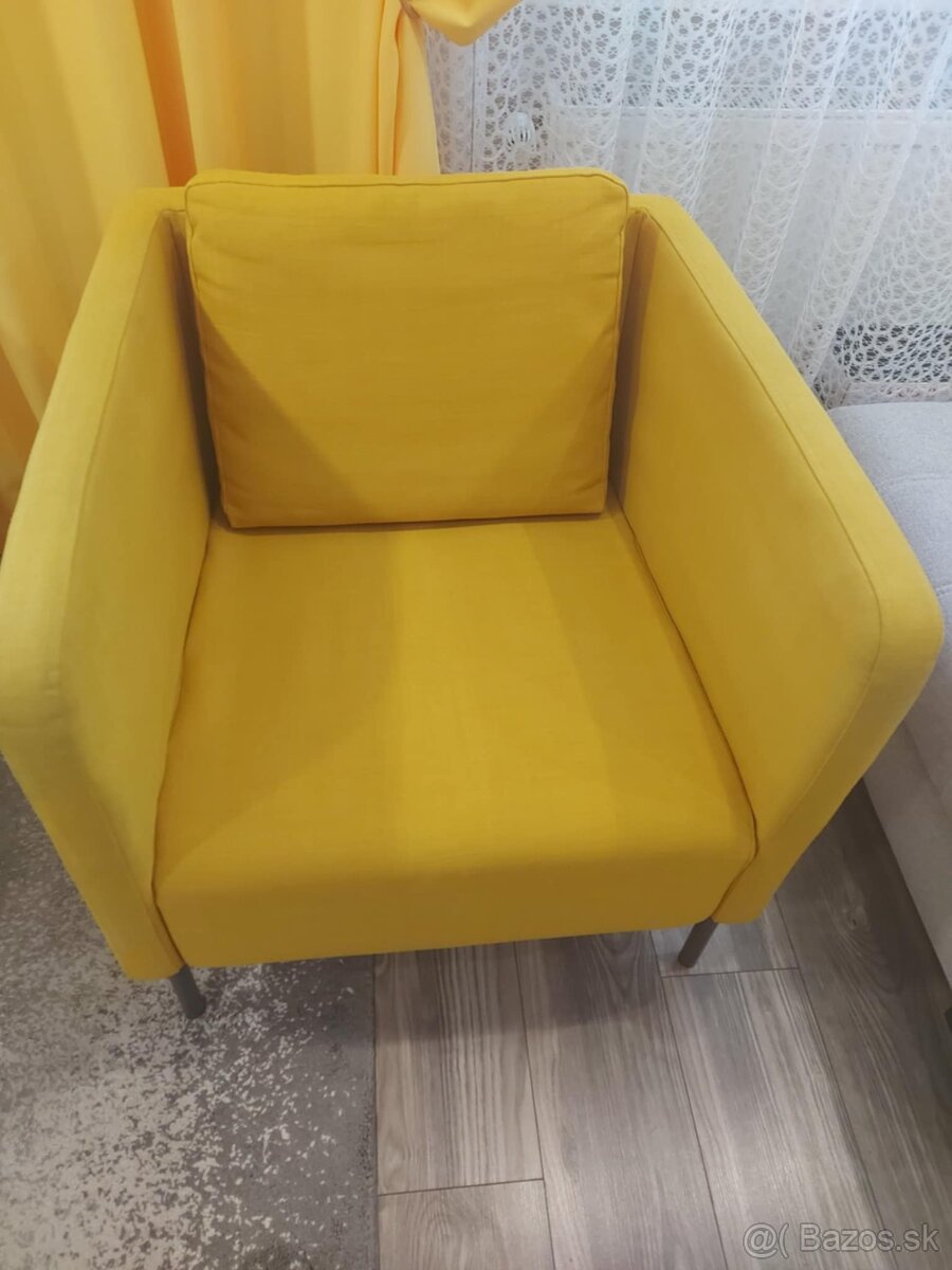 Velmi pekne zlte kreslo - Ikea EKERO Skiftebo - 2