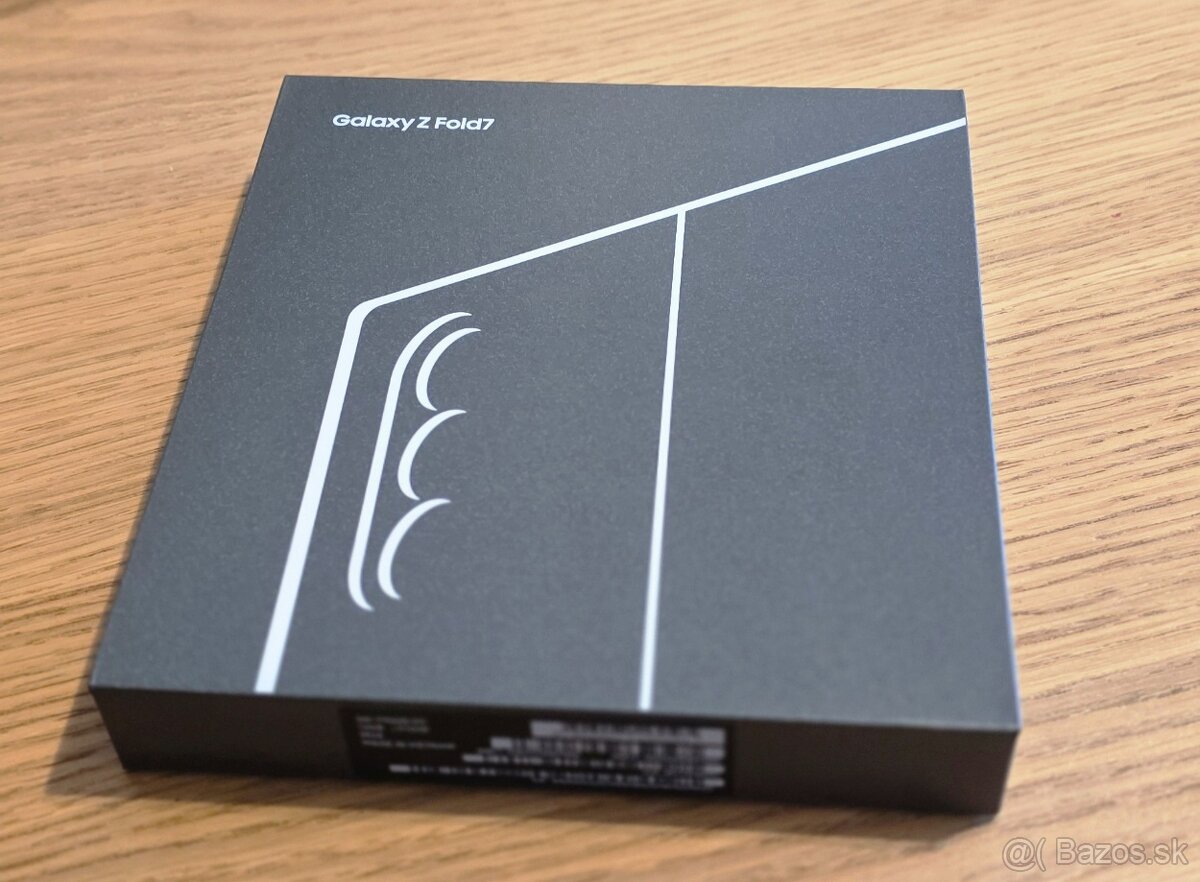 Samsung Galaxy Z Fold 7 | 512GB | 12GB + Accessories - 2