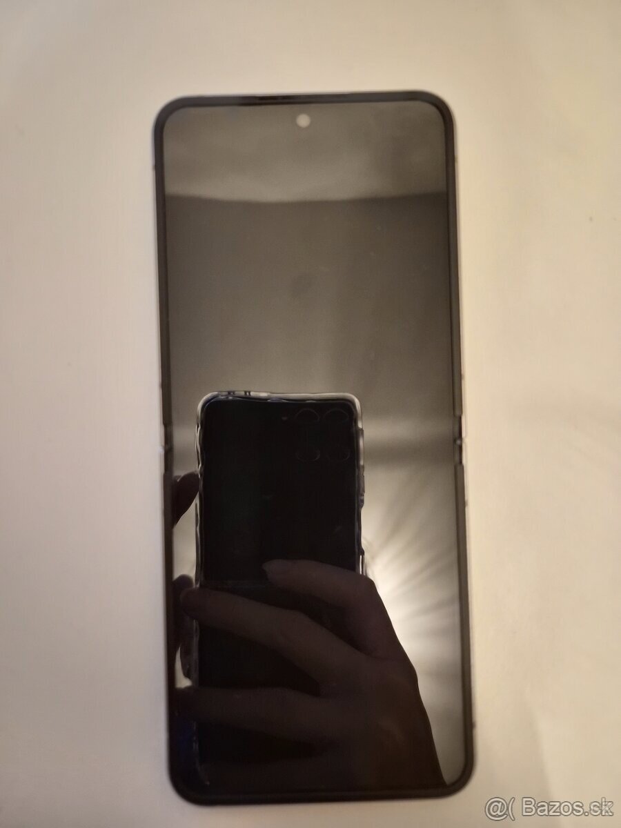 Samsung Z Flip 6 - 2